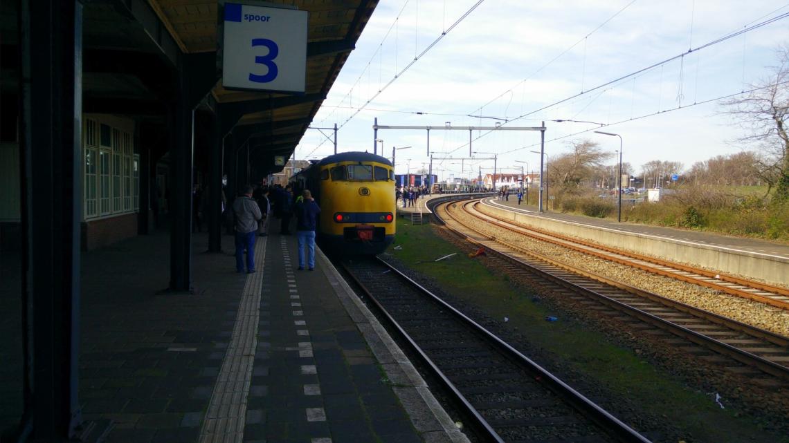 De Mat'64 net aangekomen op spoor 3 van Hoek van Holland Haven