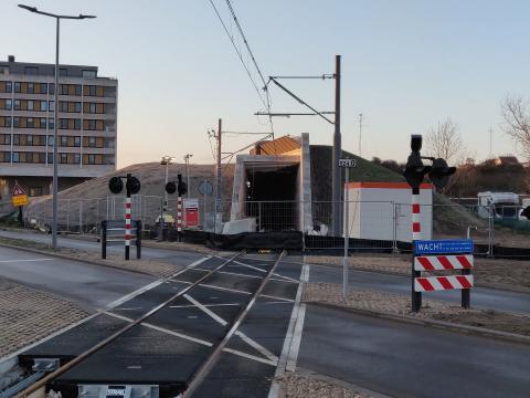 De Stationsweg met de ingang van de landtunnel (16 januari 2022)